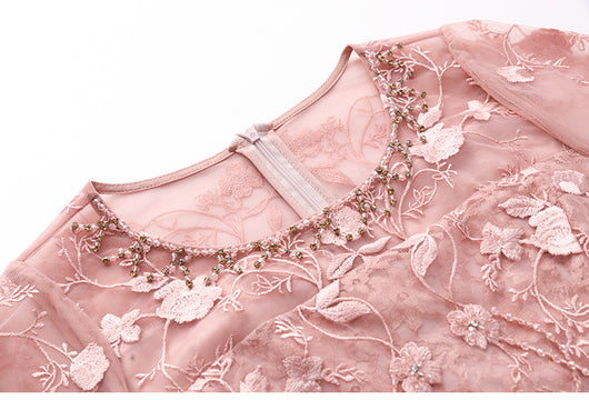 Vestido Largo Elegante con Detalles de Diamantes para Ocasiones Especiales - Image 4