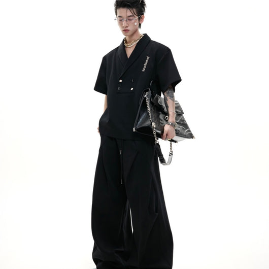 Traje Deportivo Hombre Cuello V con Hombreras Acolchadas y Detalles Metálicos - Image 15
