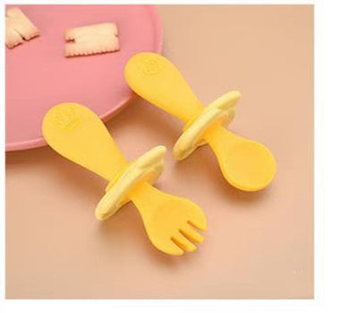 Cubiertos Infantiles de Silicona con Mango Corto - Juego de Cuchara y Tenedor Seguro - Image 4