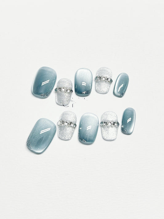 Uñas Postizas Blancas de Diseño Elegante y Alta Calidad - Image 2