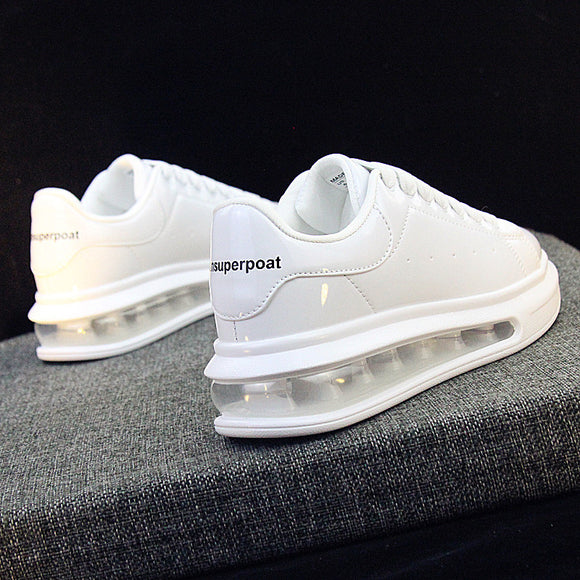 Zapatos Deportivos Blancos Brillantes de Cuero Patentado para Hombre - Modelo Pareja Coreano Versátil