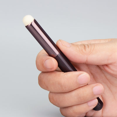 Brocha Difuminadora Multifunción para Labios y Corrector - Image 9