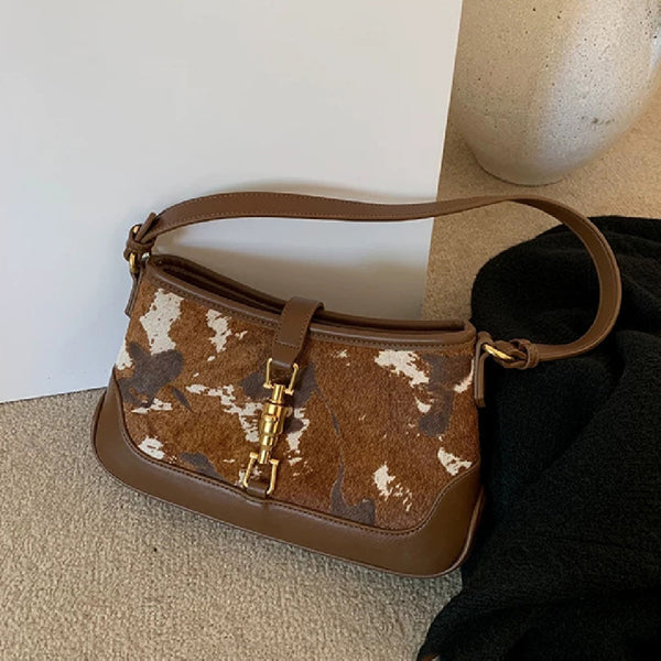 Bolso Bandolera Axilar para Mujer con Diseño Asimétrico