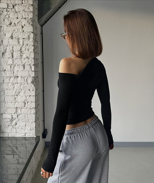 Blusa Ajustada de Manga Larga con Hombros Descubiertos - Image 12
