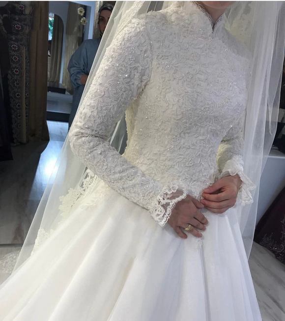 Vestido de Novia Musulmán con Pedrería y Cuentas Bordadas