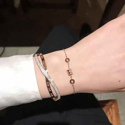 Pulsera de Acero Titanio con Baño de Oro 18k - Diseño Cruz - Image 10