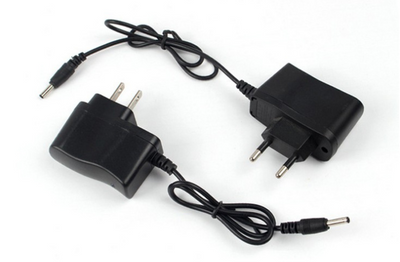 Linterna LED Potente con Cargador Directo y Batería 18650 Recargable - Image 2