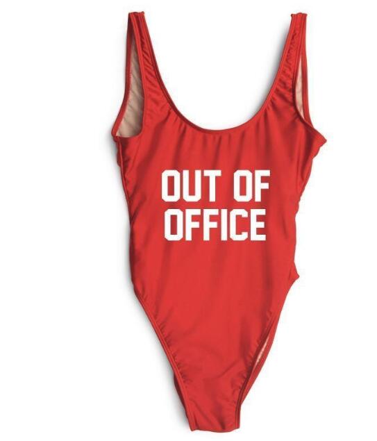 Traje de Baño Fuera de Oficina