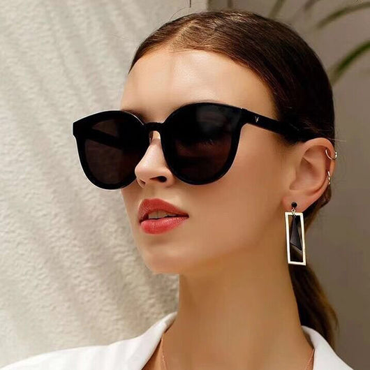 Gafas de Sol Modernas en Plástico - Image 2