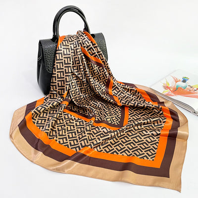 Pañuelo de Seda Estampado Europeo - Image 3