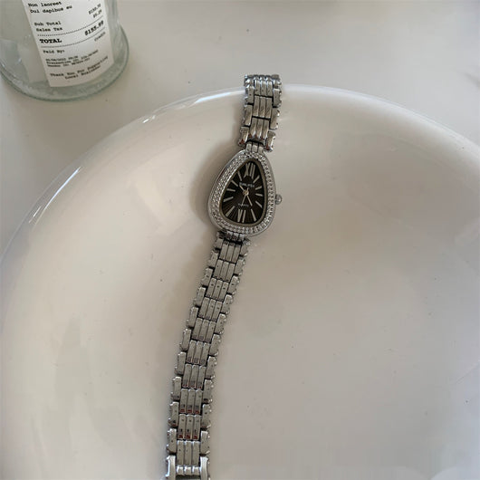 Reloj de Cadena Dorado con Cabeza de Serpiente para Mujer - Image 9