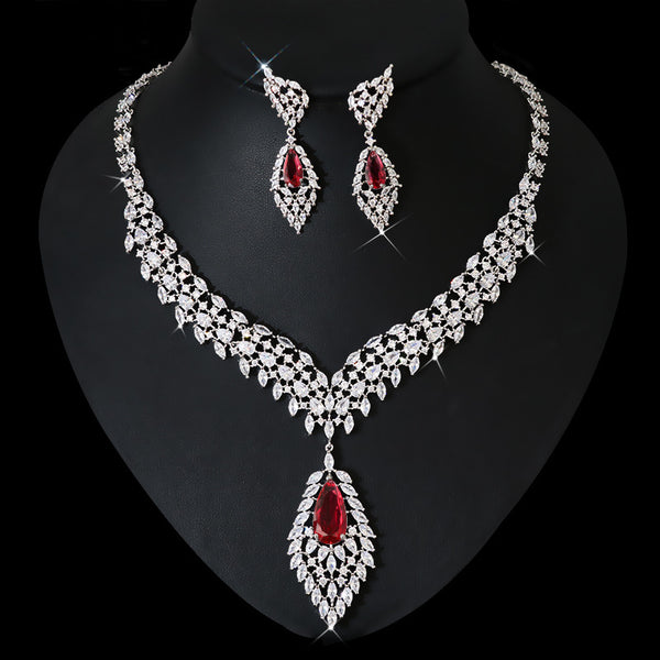 Conjunto de Aretes y Collar con Alas de Circón - Elegancia y Temperamento - Image 4