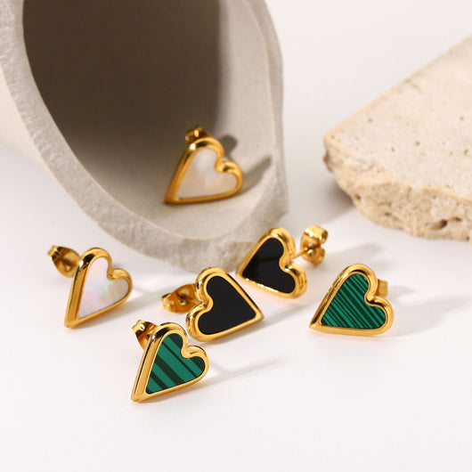 Aretes de Concha Negra Natural con Diseño de Amor - Image 6