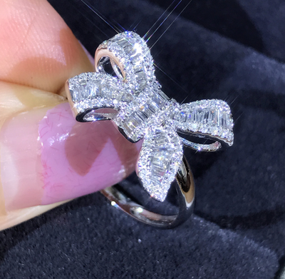 Anillo de Diamante Simulado con Moño - Joya de Lujo y Elegancia para Novia - Image 9