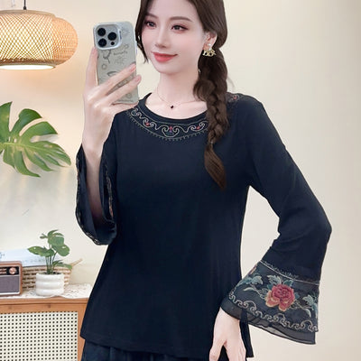 Blusa Crop Bordada Estilo Chino con Mangas Acampanadas - Image 2