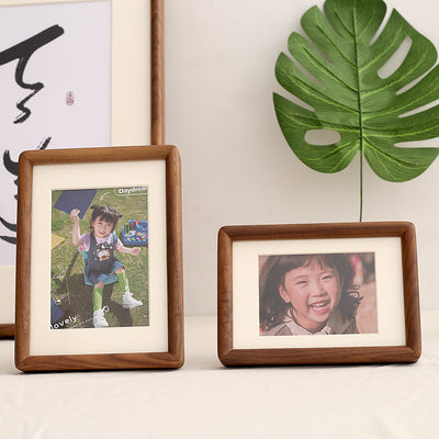 Marco de Fotos de Madera de Nogal Macizo con Diseño Premium
