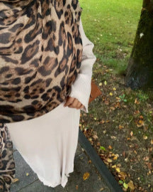 Pañuelo de Seda con Estampado Leopardo Clásico para Mujer - Image 12