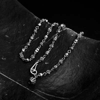 Collar de Plata Esterlina S925 Calavera Vintage Tailandesa con Rosa y Letra - Image 2