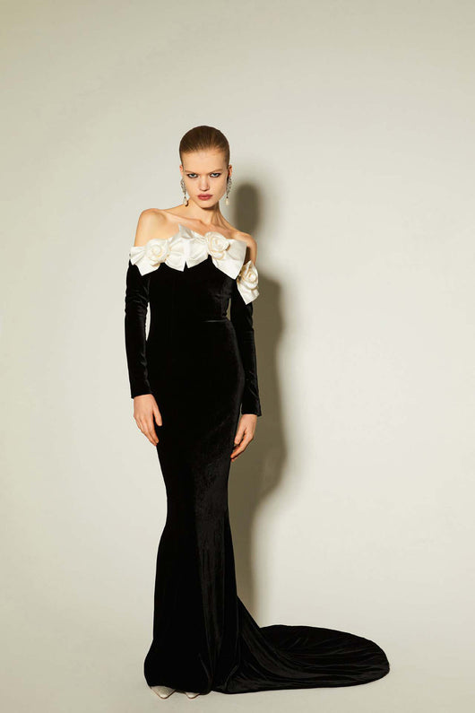 Vestido Largo de Terciopelo Negro con Cola Sirena - Image 21