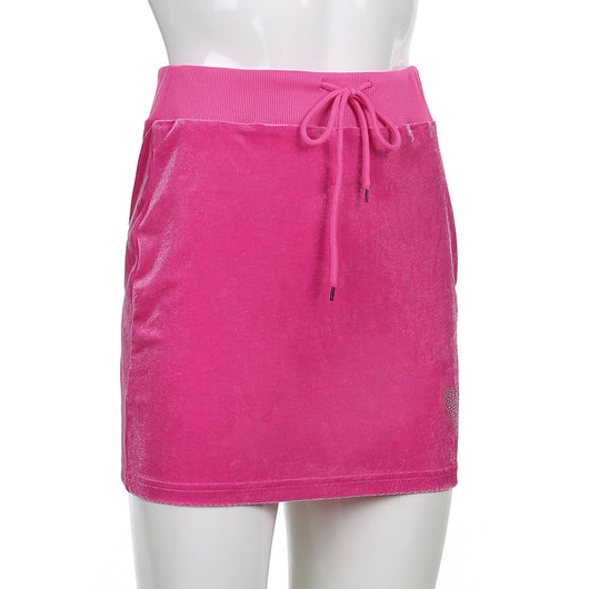 Falda Corta Terciopelo Rojo Corazón Diamante Ajustable - Image 11