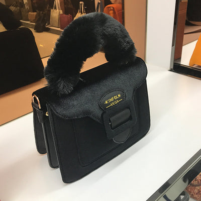Bolso Navideño de Novia TWIGS Terciopelo y Pelaje Crossbody - Image 14