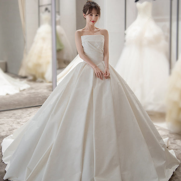 Vestido de Novia Elegante Estilo Francés con Cola - Escote Tubo Satinado