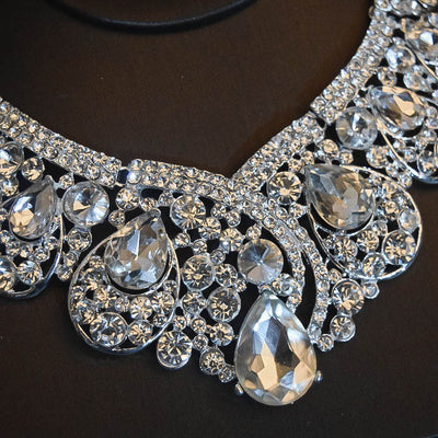 Set de Accesorios Nupciales: Corona, Collar y Aretes para Novia - Image 7