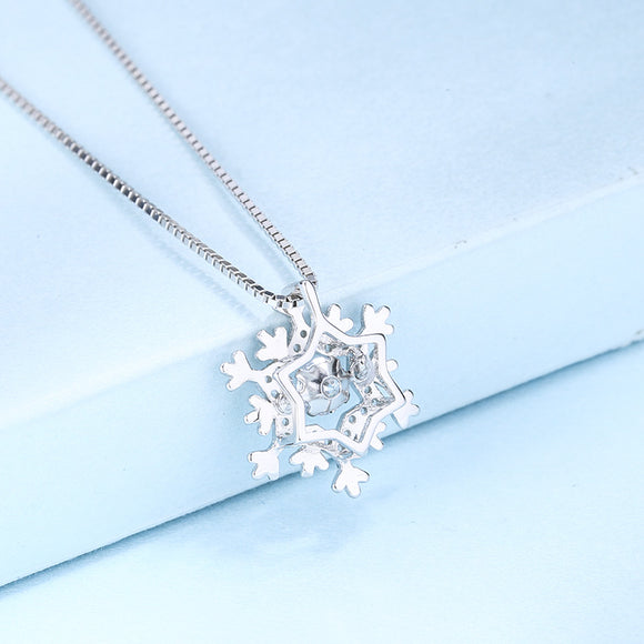 Collar Colgante de Plata Esterlina con Diseño de Copo de Nieve