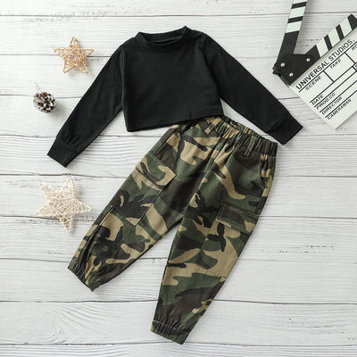 Conjunto Dos Piezas: Suéter Negro Tejido Manga Larga + Pantalón Camuflaje - Image 3
