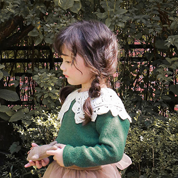 Suéter Fresa para Niña con Solapa Grande y Diseño Dulce - Image 6