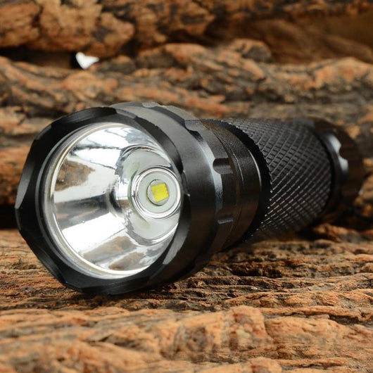 Linterna LED Recargable de Alto Rendimiento con Alcance Extendido - Image 14