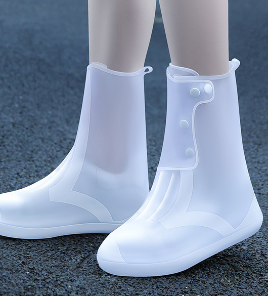 Cubrezapatos Impermeables Blancos PVC Reutilizables para Mujer - Image 2