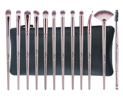 Set de 12 Brochas de Maquillaje Profesional - Sombras, Iluminador y Cejas - Image 4