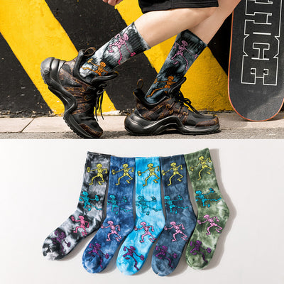 Calcetines Estampados Tie-Dye con Diseño de Calavera y Skateboard - Image 11