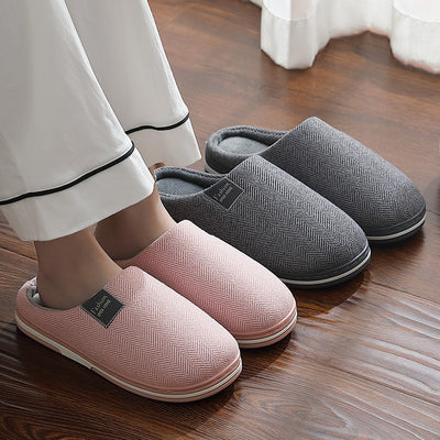 Pantuflas de Descanso en Ante con Tacón Bajo - Image 13