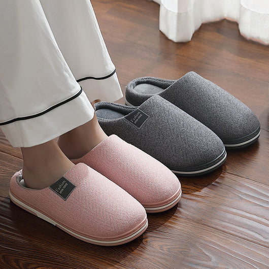 Pantuflas de Descanso en Ante con Tacón Bajo - Image 13