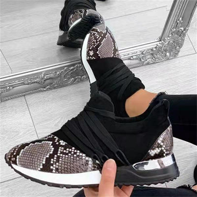 Tenis Casuales para Mujer con Estampado de Serpiente y Cordones - Image 3