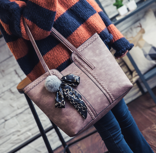 Bolso de Hombro con Pañuelo de Seda - Image 13