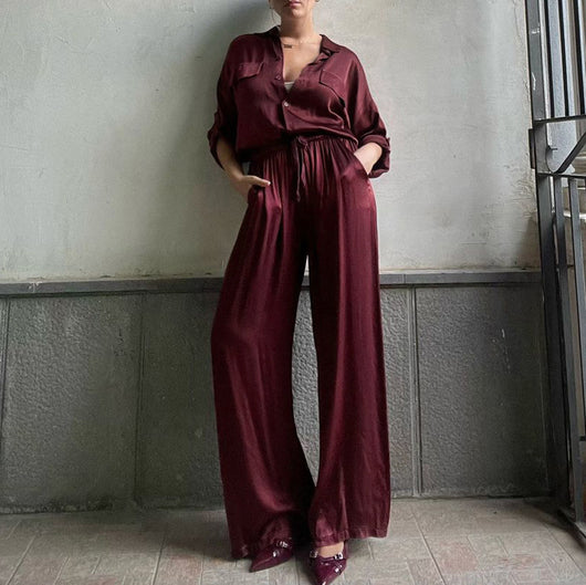 Conjunto Ejecutivo: Blusa Suelta con Solapa y Pantalón Talle Alto