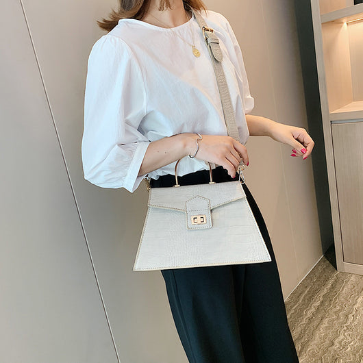 Bolso Mensajero Ancho con Patrón de Piedra - Image 3