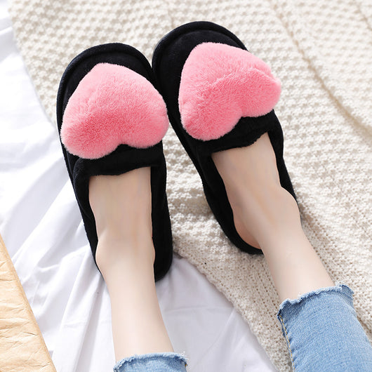 Pantuflas de Invierno Acogedoras con Diseño Romántico para San Valentín - Image 3