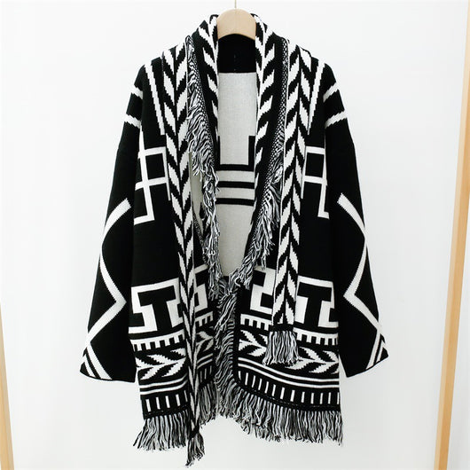 Cardigan Largo con Bordado de Patrones y Borlas - Image 16