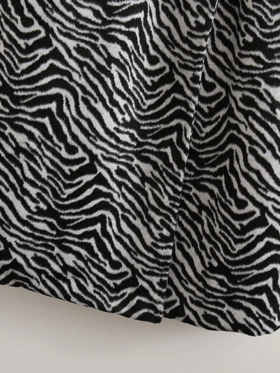Abrigo Suelto Estampado Cebra Retro - Image 3