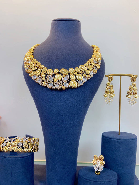 Conjunto de Collar y Aretes para Boda, Elegante y Sofisticado - Image 9