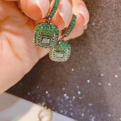 Aretes Cuadrados de Circonio Verde con Colgante Redondo - Image 17