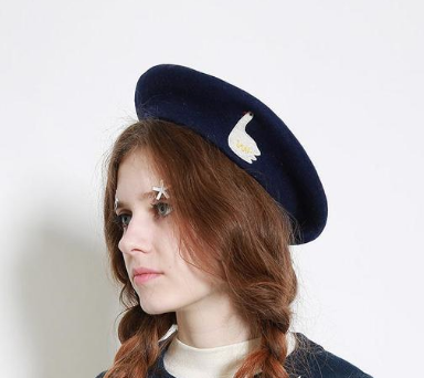 The Little Hen Wool Beret