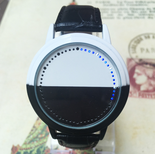 Reloj Inteligente de Pareja con Pantalla LED y Cuero - Negro y Blanco - Image 4