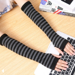 Guantes sin mangas con perforaciones - Image 16