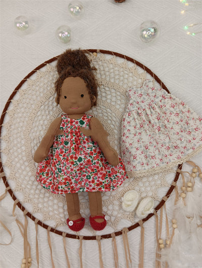 Muñeca Waldorf Artesanal de Peluche - Niña con Cabello Largo - Image 2
