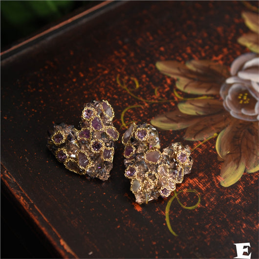 Aretes de Resina Camelia Hechos a Mano - Diseño Artesanal Exclusivo - Image 5